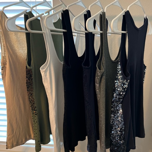 Add some SPARKLE ✨ to your Holiday Wardrobe❗️Sequins tanks go with EVERYTHING 🤩 - Picture 3 of 3